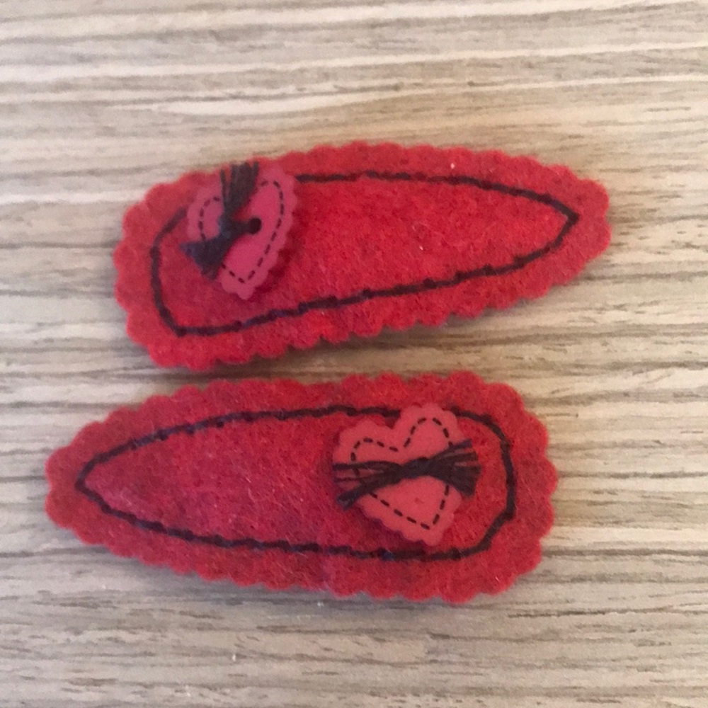 Christmas stocking idea Mere Rubies & Trifles Red heart Christmas barrettes